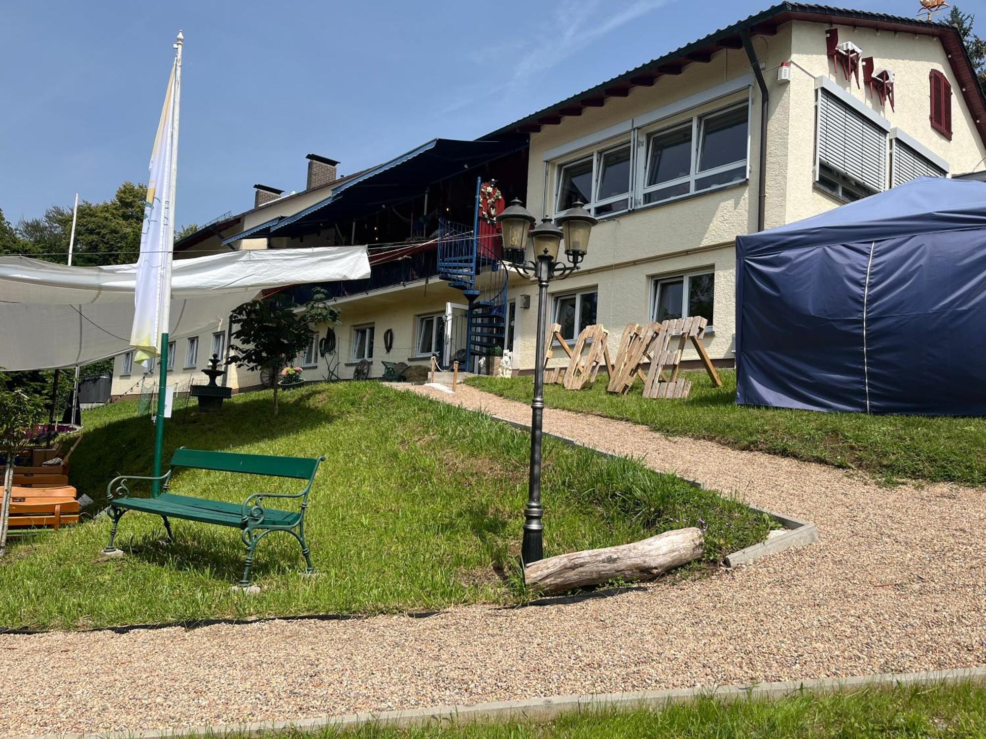 Hotel-Restaurant Berghof Johannesberg エクステリア 写真