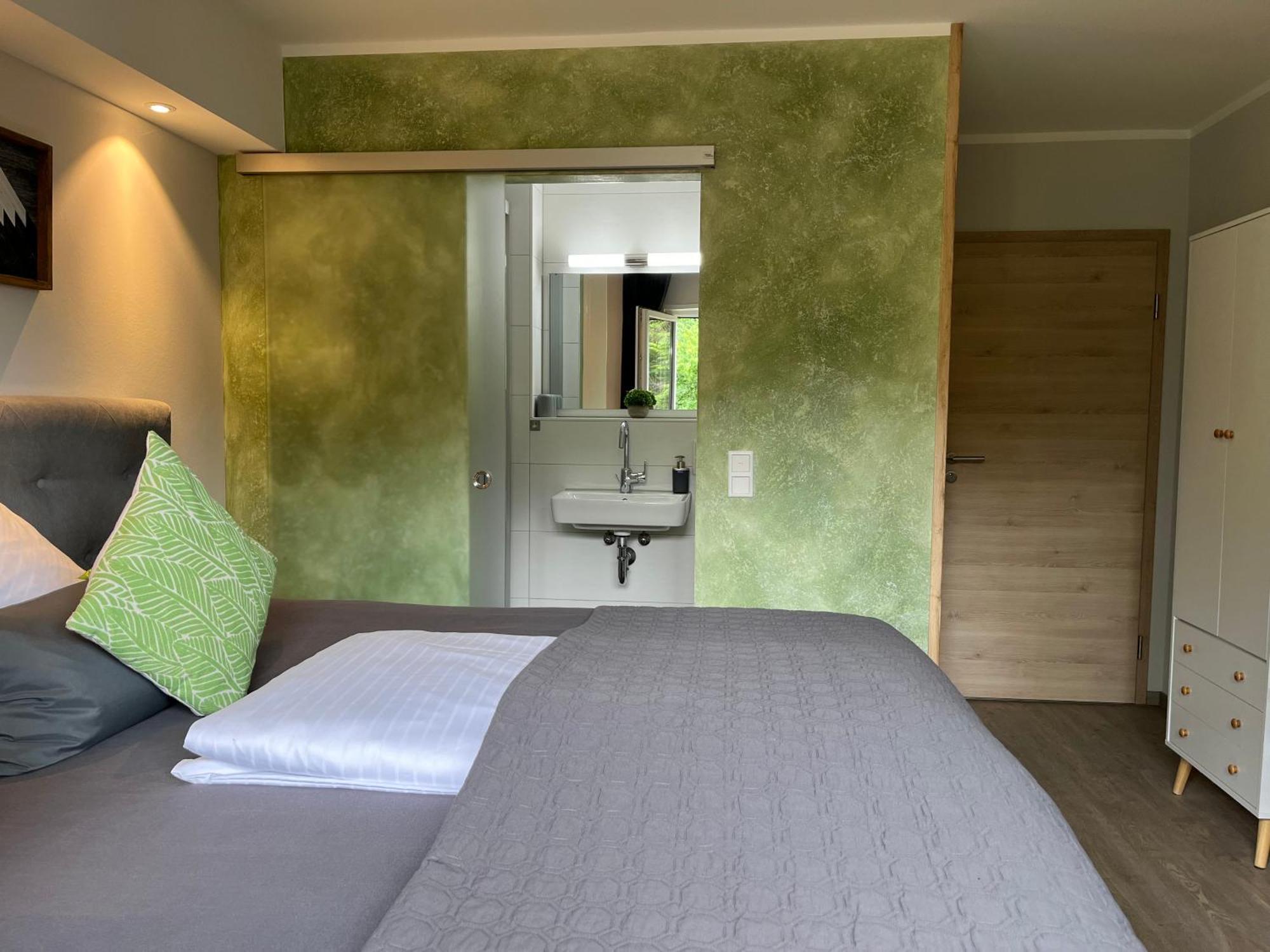 Hotel-Restaurant Berghof Johannesberg エクステリア 写真